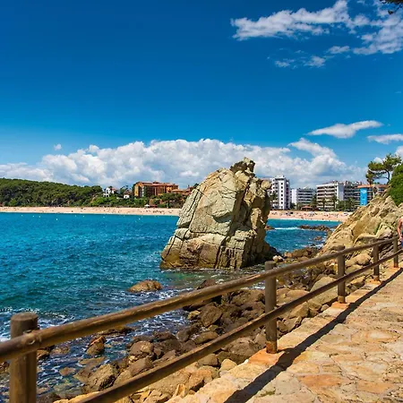 Vivalidays Francesco - - Costa Bra * Lloret de Mar